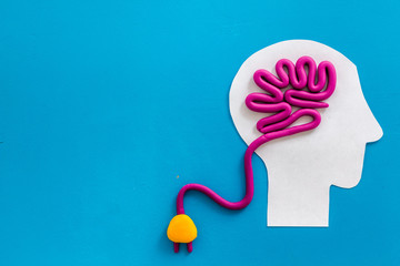 女生成考大专学什么专业好 怎么选择