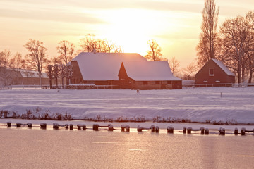 企业做决策要考虑什么